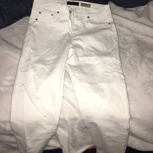 White Aeropostale skinny jeans!
